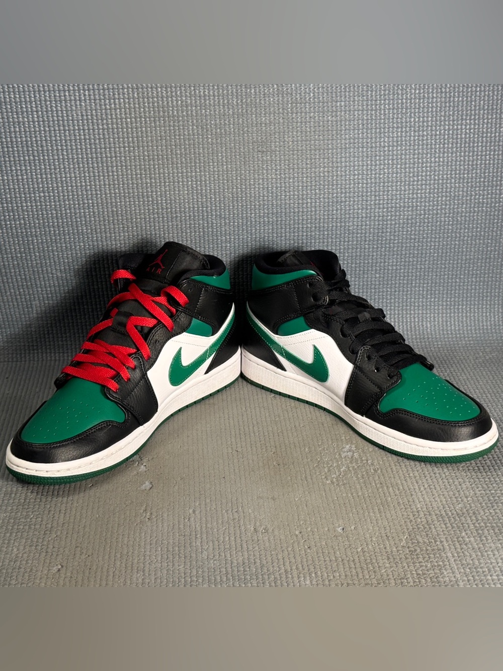 Nike Air Jordan 1 Mid Pine Green Shoes 554724-067 Men’s Size 8.5 - Picture 5 of 11